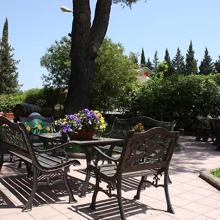 Athena Garden Bed & Breakfast